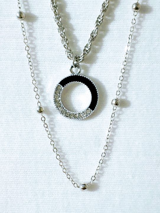 Elegant%20Multi%20Layered%20Chains%20Designer%20Chokar%20Necklace%20with%20Pendants%20-%20Image%203