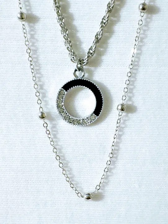 Elegant%20Multi%20Layered%20Chains%20Designer%20Chokar%20Necklace%20with%20Pendants%20-%20Image%203