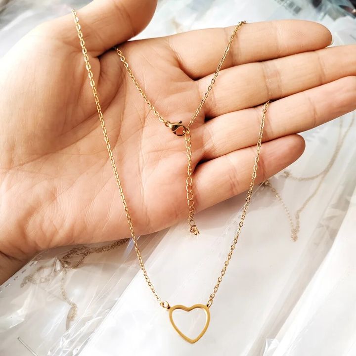 %E3%80%90Hengli%20jewelry%20story%E3%80%91Simple%20Luxury%20Heart%20Necklace%20Mini%20Heart%20Chocker%20Women%20Hollow%20Stainless%20Steel%20Pendant%20Necklace%20-%20Image%205