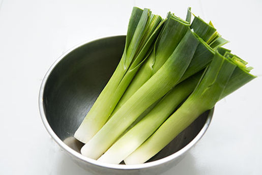 Leek%20Hurb%2080%20Plus%20seeds,%20LEEK%20is%20vegetable,%20which%20belongs%20to%20family%20of%20Onion%20and%20Garlic,%20How%20to%20Sow%20Capsicum%20Seeds%20-%20Image%202