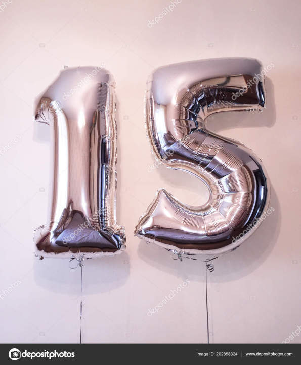 Silver%20Extra%20Large%20Digit%205%20(Five)%20%20-%2032%20Inches%20Giant%20Foil%20Number%20-%20Image%204