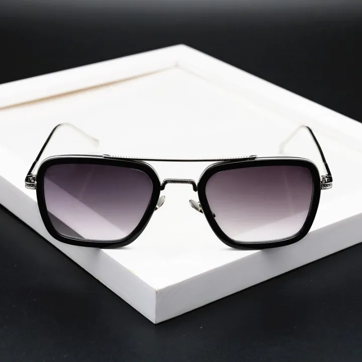 Hero%20Expedition%20Iron%20Man%20Tony%20Stark%20Spider-Man%20with%20the%20same%20glasses%20men's%20sunglasses%20myopia%20sunglasses%20discoloration%20-%20Image%204