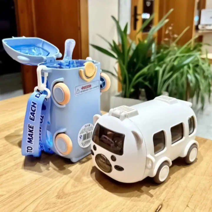 Cute%20Bus%20Shaped%20Water%20Bottle%20With%20Straw%20500ml%20Toy%20Car%20Bottle%20-%20Image%203
