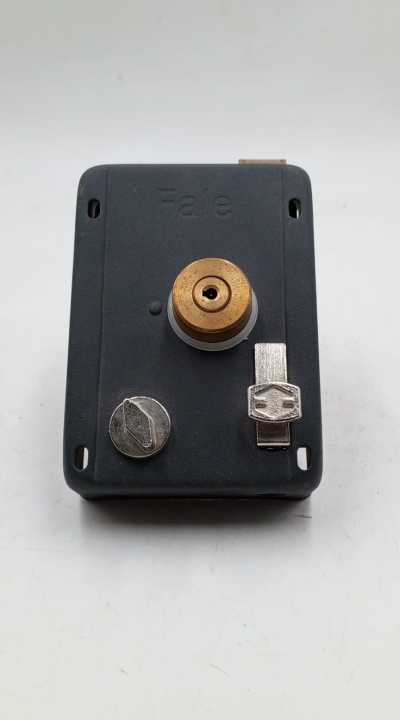 Fale%20Imported%20Heavy%20Quality%20Door%20Rim%20Lock%20For%20Security%20Purpose%20in%20Black%20Color%20-%20Image%204