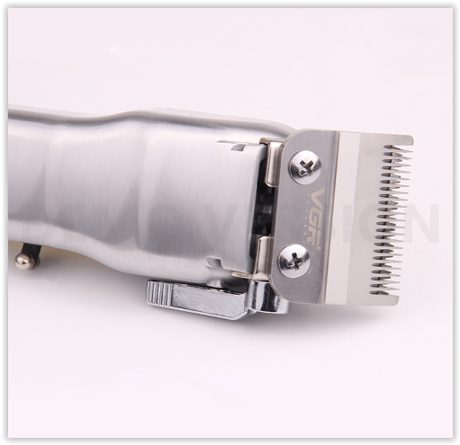 VGR%20V680%20High%20Power%20Strong%20Adjustable%20Trimmer%20Babering%20Professional%20Barber%20Supplies%20v-680%20Electric%20Hair%20Clipper%20Hair%20Cut%20Machine,%20heavy%20motor%20rechargeable%20shaving%20mens%20shaver%20-%20Image%207