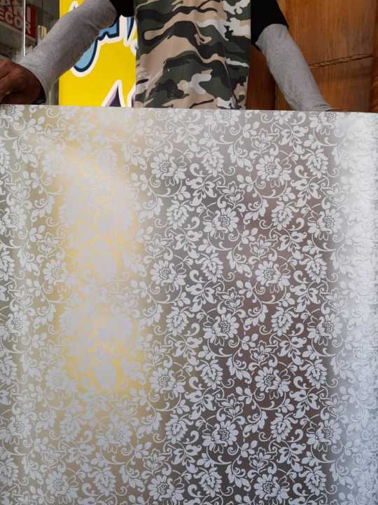 Elegant%20Floral%20Pattern%20Self-Adhesive%20Privacy%20Window%20Film%20in%20PVC%20-%20Multiple%20Sizes%20-%20Image%209