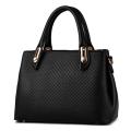 ladies handbags for women in Pakistan/ cheap online women bags/ trendy handbags/ stylish tote bags/ shoulder handbag/mother bag. 