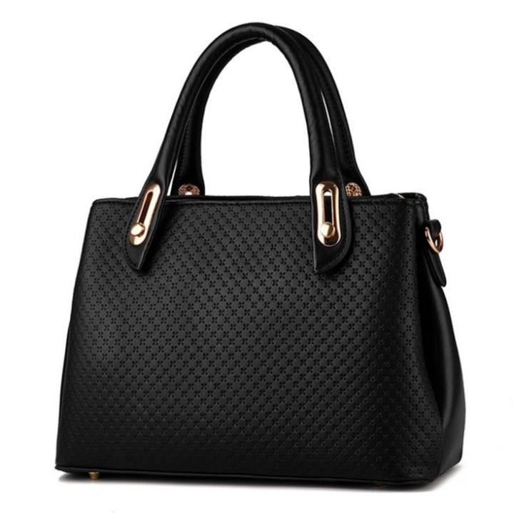 ladies handbags for women in Pakistan/ cheap online women bags/ trendy handbags/ stylish tote bags/ shoulder handbag/mother bag