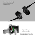 1More Design In-Ear headphones Basic By Mi. 