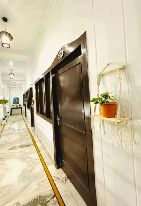 Mister%20Traders%20Brand%20Handmade%20Macrame%20Wall%20Hanging%20Shelve%20I%20Decorating%20items%20I%20Decorating%20items%20for%20home%20I%20Wall%20decoration%20items%20I%20Wall%20art%20I%20Wall%20art%20hangings%20I%20Home%20decor%20items%20I%20Decoration%20pieces%20I%20Decoration%20items%20I%20Office%20Decoration%20-%20Image%204