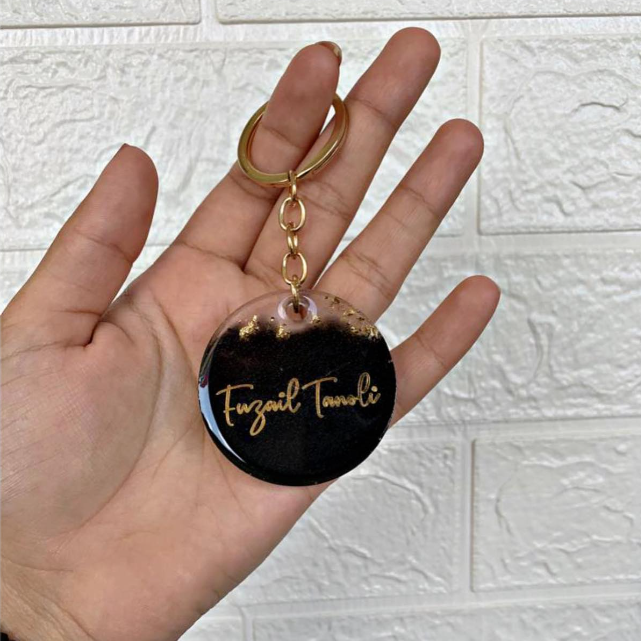 Round Resin name Keychain- text can be edit  - light weight- long lasting material- 2 inches size round