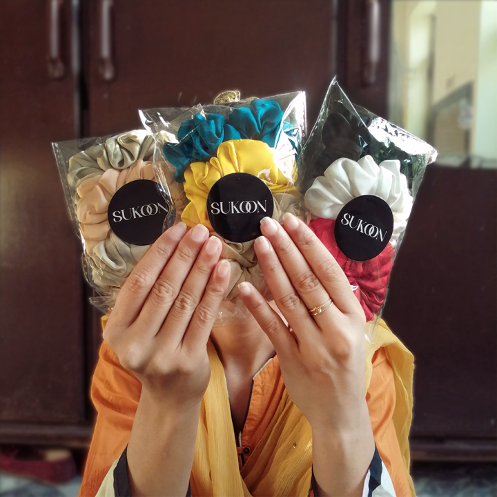 Silk%20Hair%20Scrunchies%20High%20Quality%20New%20Colors%20-%20Image%203