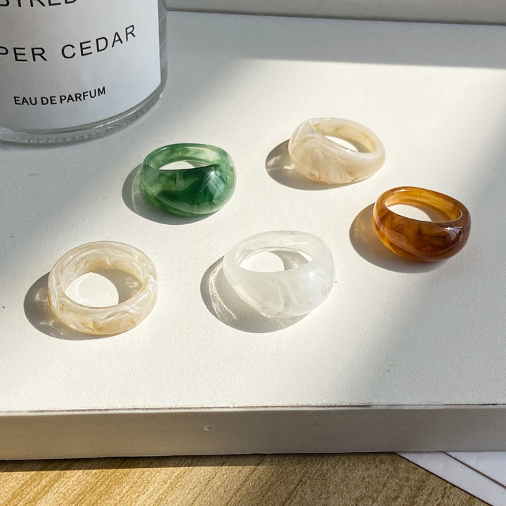 Wholesale Trendy Retro Cocktail Ring Transparent Acrylic Ring Resin Rings for Women Men