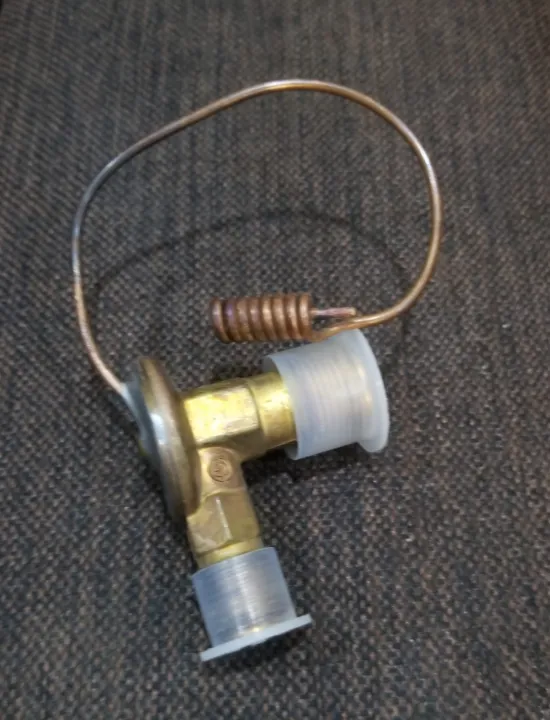 Expansion%20valve%20R134a/Car%20Ac%20Expansion%20valve/Fujikoki%20Thailand%20-%20Image%204