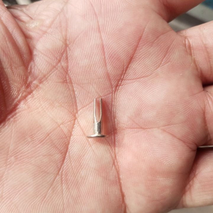 Bifurcated%20Steel%20Split%20Rivet%20%7C%20Multi-Purpose%20Rivet%20for%20Wood,%20Leather%20&%20Plastic%20-%20Image%206