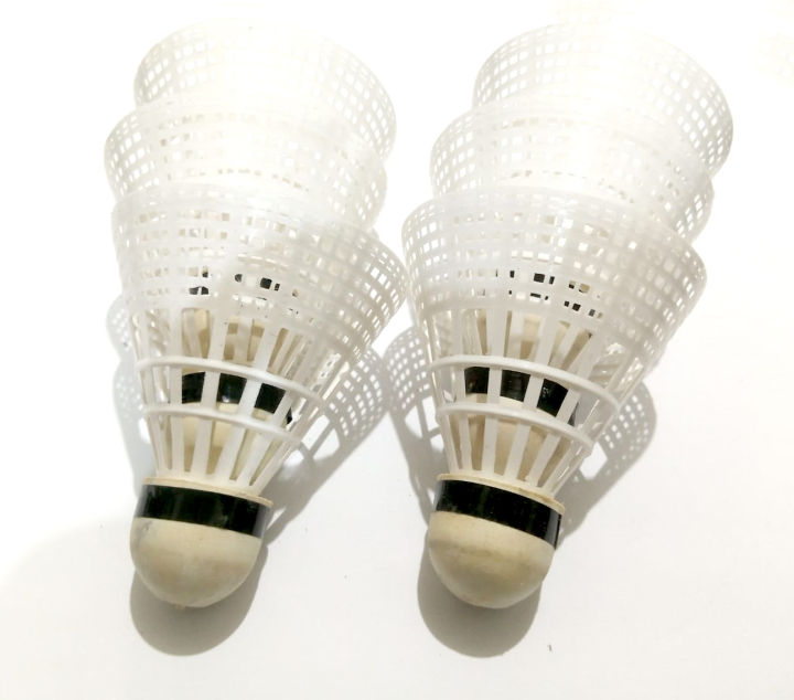 Pack%20of%206-%20Badminton%20Shuttlecocks%20-%20Plastic%20-%20Image%203