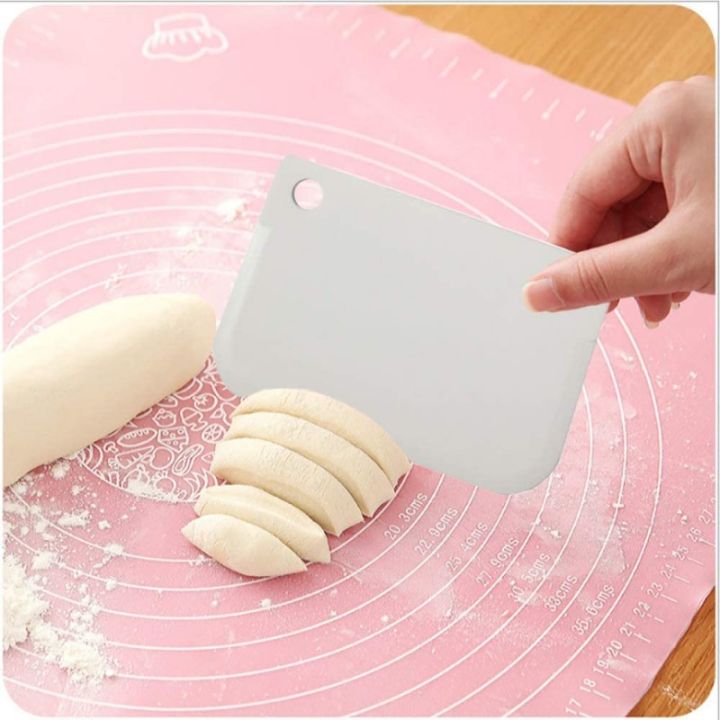 Plastic%20Dough%20Cutter%20Bowl%20Scraper,%20Food-Safe%20Plastic%20Bread%20Dough%20Scraper%20Flexible%20Practical%20Bench%20Cake%20Scraper%20Multipurpose%20Food%20Scrappers%20Decorating%20Tools%20Multifunctional%20Irregular%20Teeth%20Edge%20Kitchen%20Baking%20Tool-KS%20-%20Image%203