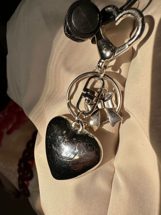 Ins%20Style%20Heart%20Shaped%20Keychain%20Backpacks%20Bowknot%20Heart%20Keyring%20for%20Women%20Y2k%20Jewelry%20Gift%20-%20Image%204