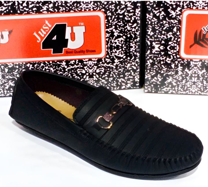 Loafer shoes are designed for boys and men, it is very beautiful, not a completely new design to look at, the shoes can be used in weddings and later.
