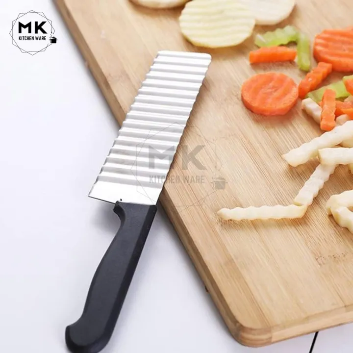 Zig%20Zag%20%20Potato%20knife,%20Stainless%20Steel%20Crinkle%20Fries%20Cutter%20Knife%20%E2%80%93%20Multifunctional%20Wavy%20Potato%20&%20Vegetable%20Slicer%20with%20Serrated%20Zig%20Zag%20Blade%20%E2%80%93%20High-Quality%20Kitchen%20Tool%20-%20Image%204