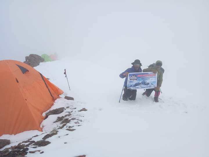 CAMPSOR%20-003%206000m%20Rated%20Camping%20Tent%20%7C%203-4%20Person%20%7C%20Waterproof%20&%20Breathable%20%7C%202.8kg%20Lightweight%20-%20Image%209