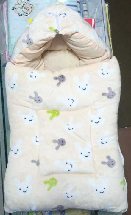 New Born baby velvet stuff baby bister - Baby nest - Hooded baby sleeping bag