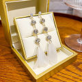 Stud Earrings Temperament Sparkling Rhinestone Women Stud Earrings. 