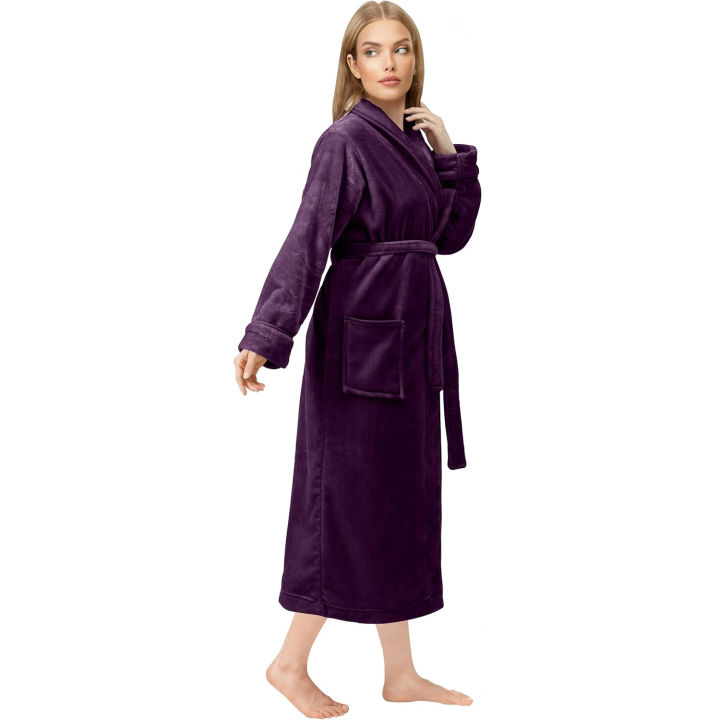 Premium%20Women's%20Plush%20Long%20Bathrobe%20-%20Soft%20Warm%20Fleece%20Robe%20with%20Shawl%20Collar%20for%20Spa%20&%20Home%20-%20Image%209