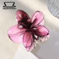 Flower Hair Claw Clip Stylish Flower Shape Hair Claw Clip for Anti-slip Hold Transparent Acrylic Decorative Headwear with Teeth Design Perfect for Secure Hair Clip. 