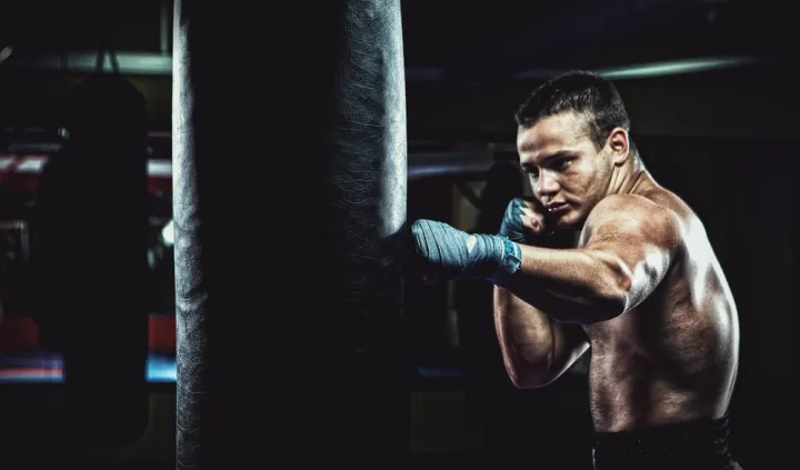 Workout%20Punching%20Boxing%20Bag-3%20Feet%20length%20Pro%20Huge%20Boxing%20Bag%20with%20hanging%20Chain%20for%20Men,%20Women,%20Adults%20-%20Image%207