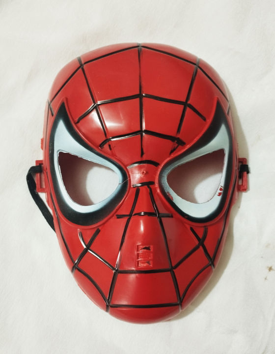 Marvel%20Spiderman%20Kids'%20Plastic%20Mask-Spider-Man%20Classic%20Plastic%20Costume%20Mask%20-%20Image%206