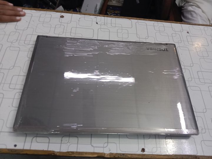 Toshiba tecra z50/ i5 6th gen/ 8gb ram/ 256gb m2 SSD/ 15.6" screen size/ backlight keybboard/ fingerprint