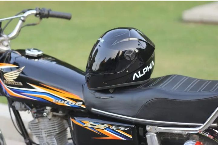 Alpha Helmet For Bike Comfortable Helmet For Bike Stylish Look