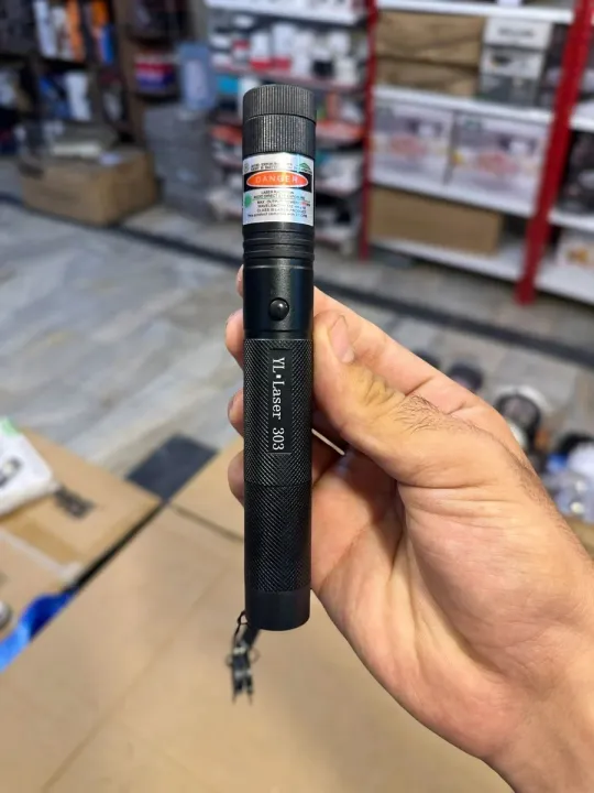 Green%20Laser%20Pointer%20303%20%E2%80%93%20Rechargeable%20High%20Power%20Laser%20Torch%20with%208km%20Long%20Range%20-%20Image%202