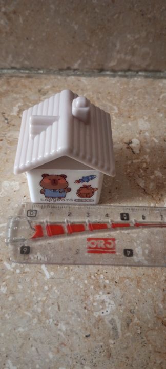 Cute%20Capybara%20Themed%20Manual%20Pencil%20Sharpener%20with%20Dual%20Holes%20and%20Beige%20Lid%20for%20Kids%20and%20Students%20-%20Image%203