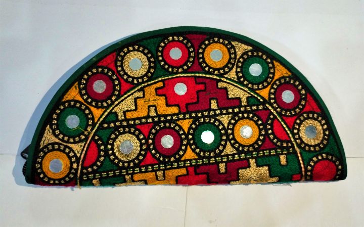 Traditional%20Half%20Moon%20Shaped%20Clutch%20Purse%20Size%209x5%20Inches%20Hand%20Made%20Embroided%20Mirror%20Work%20Pakistani%20Sindhi%20Handicraft%20for%20Females%20-%20Image%207