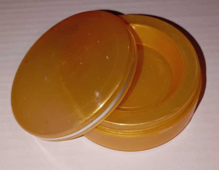 18%20Grams%20Pack%20of%208%20Skin%20Jars%20are%20Ideal%20for%20storing%20and%20Carrying%20your%20Favorite%20Creams%20and%20Cosmetics%20-%20Image%204