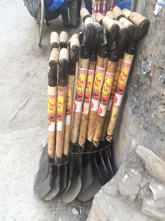 High%20Quality%20Garden%20Spade%20Shovel%20Belcha%20with%20Wooden%20Handle%20Heavy%20Duty%20Agricultural%20Tool%20Strong%20Wooden%20Handle%20For%20Digging%20-%20Image%202