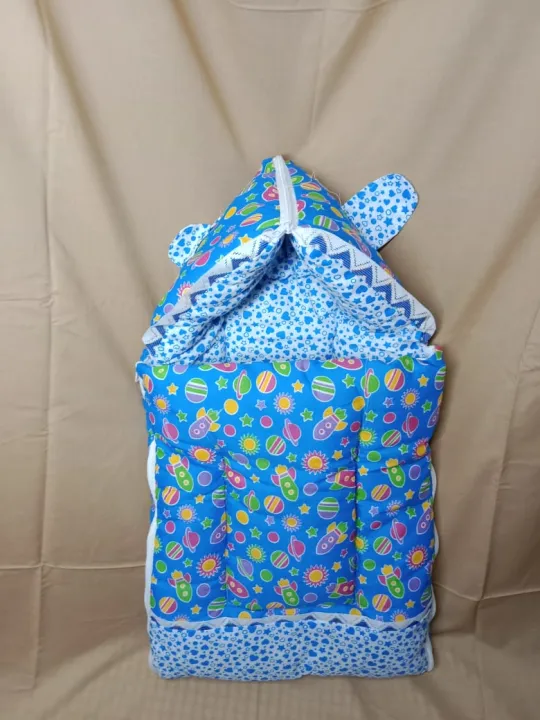 Hoody%20Travel%20Bed%20for%20Babies%20Blue/Pink%20-%20Image%202