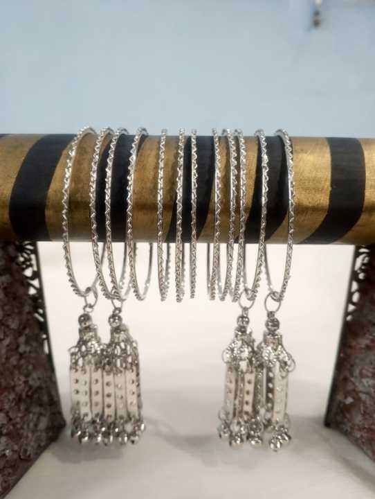 Luxury%20Metal%20Bangles%20Set%20with%20Tussles%20Twisted%20Designated%20%E2%80%93%20Gold,%20Rose%20Gold,%20Silver%20&%20Black%20Plated%20%7C%20Elegant%20&%20Durable%20Bracelets%20for%20Casual%20&%20Party%20Wear%20-%20Image%203