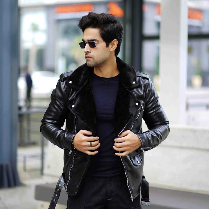 Men's%20Black%20Faux%20Leather%20Biker%20Jacket%20with%20Fur%20Collar%20-%20Stylish%20and%20Durable%20-%20Image%203