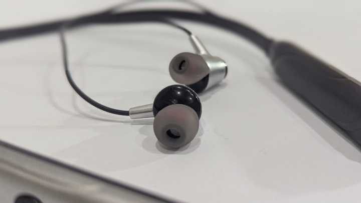 Stereo%20Neckband%20Wireless%20Bluetooth%20Earphones%20%7C%20Deep%20Bass%20HD%20Stereo%20Sound%20%7C%20Noise%20Cancellation%20%7C%20Long%20Battery%20Backup%20%7C%20Magnetic%20Sports%20Headset%20with%20Mic%20%7C%20Flexible%20Lightweight%20Design%20%7C%20Fast%20Charging%20Neckband%20for%20All%20Smartphones%20-%20Image%202