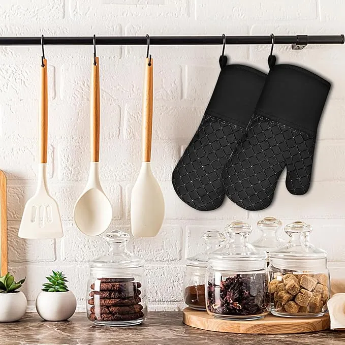 2%20Pcs%20Heat%20Proof%20Oven%20Gloves%20Pair%20with%20Cotton%20Quilted%20Design%20for%20Kitchen%20Safety,%20Perfect%20for%20Cooking,%20Baking,%20BBQ,%20and%20Hot%20Utensils%20Handling%20-%20Image%202