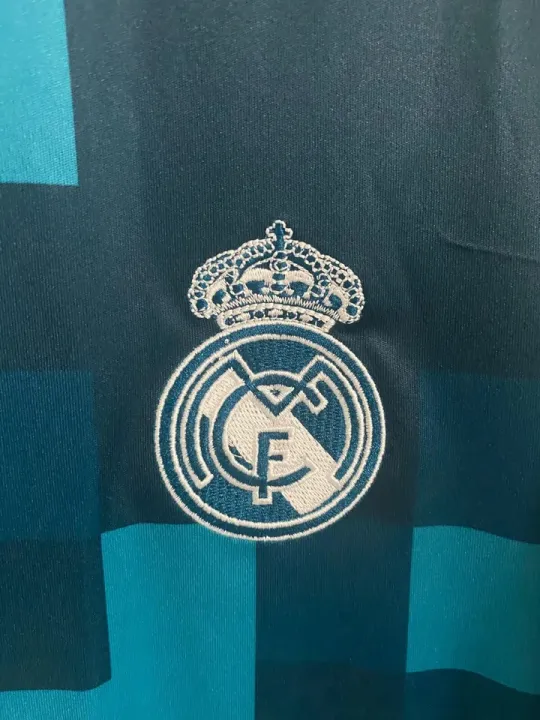 Ronaldo%202017%20Full%20sleeves%20kit%20-%20Real%20Madrid%202017%20Away%20kit%20-%20Football%20jersey%20-%20Image%205