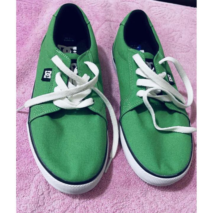 DC Shoes, original brand new, unisex in Emerald colour.