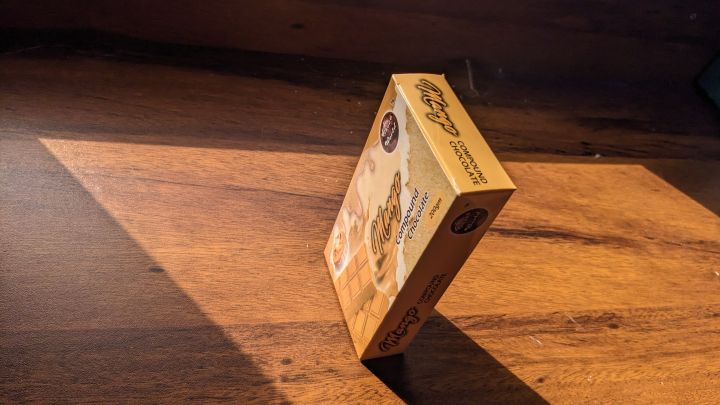 Mango%20Chocolate%20Slab%20%E2%80%93%20200%20Grams%20%7C%20Fruity%20&%20Sweet%20%7C%20Made%20in%20Pakistan%20by%20Choco%20World%20PK%20-%20Image%203