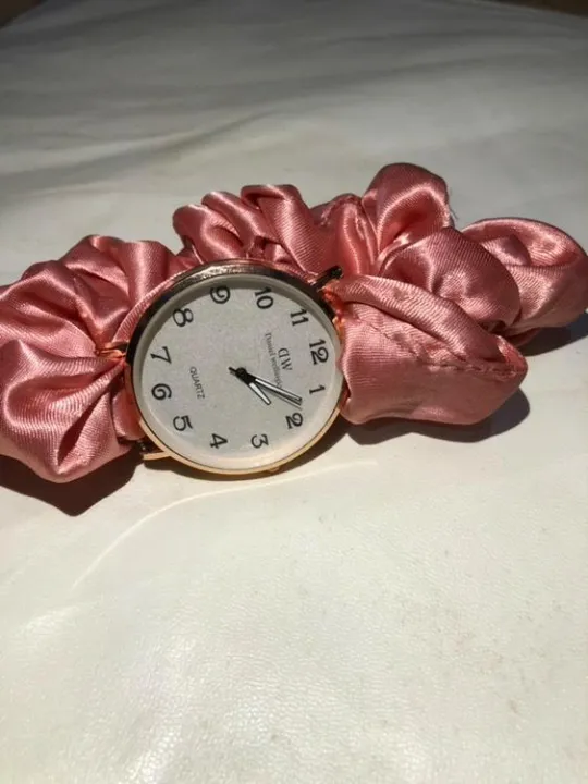 Korean%20watches%20Crunchy%20Watch%20and%20Bracelet%20watches%20for%20girls%20%20Female%20Accessories%20ladies%20watches%20Scrunchies%20Watch%20For%20Girls%20&%20Women%20%7C%20Gift%20for%20Girls%20-%20Image%202