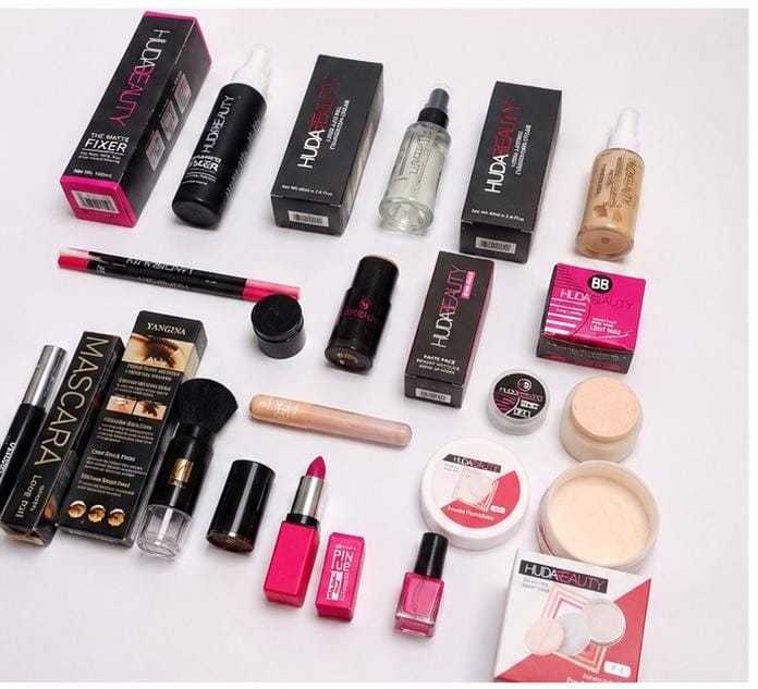 13%20in%201%20Makeup%20Kit%20for%20Girls%20&%20Women%20%20Complete%20All-in-One%20Makeup%20Set%20with%20Foundation,%20Primer,%20Fixer,%20Lipstick,%20Mascara,%20Powder%20&%20Beauty%20Essentials%20-%20Image%203