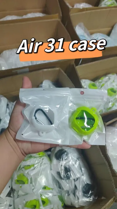 Air31%20Wireless%20Earbuds%20high%20quality%20silicone%20case/cover%20360%20protection%20with%20metal%20hook%20-%20high%20quality%20simple%20soft%20case%20easy%20to%20carry%20-%20protection%20from%20scratches%20-%20Image%202