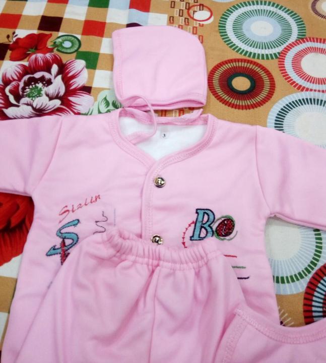 Pack%20Of%204%20Pcs%20Newborn%20Baby%20Suit%20Gift%20set%20New%20Born%20Baby%20Girl%20Boy%20Clothes%20Shirt,%20Pant,%20Bib%20and%20cap%20Infant%20Warm%20Winter%20Suits%20Dresses%20Unisex%20NewBorn%20Garam%20Clothes%20Size%200-3%20Months%20-%20Image%205